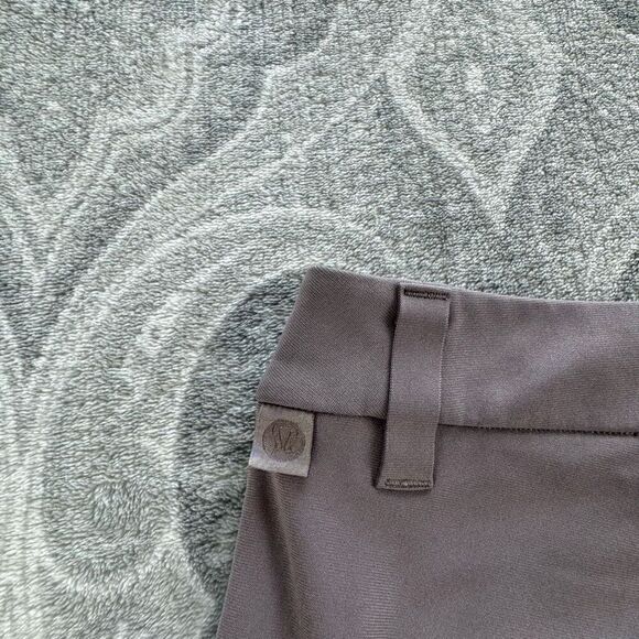 Womens Lululemon Commission Classic-Fit Short - Picture 4 of 6